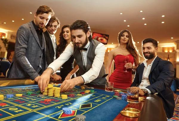 What to Examine Before Comparing casino trực tuyến Services